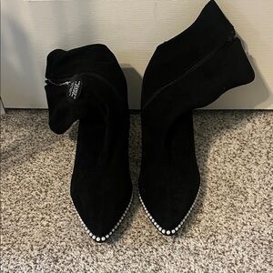 Elegant Black Suede Women's Boots